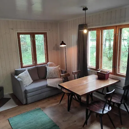 Horská chata Old Finnish Lakeside With Sauna *