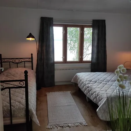 Old Finnish Lakeside With Sauna Horská chata Oulu