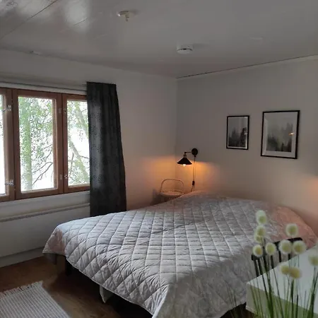 Old Finnish Lakeside With Sauna Horská chata