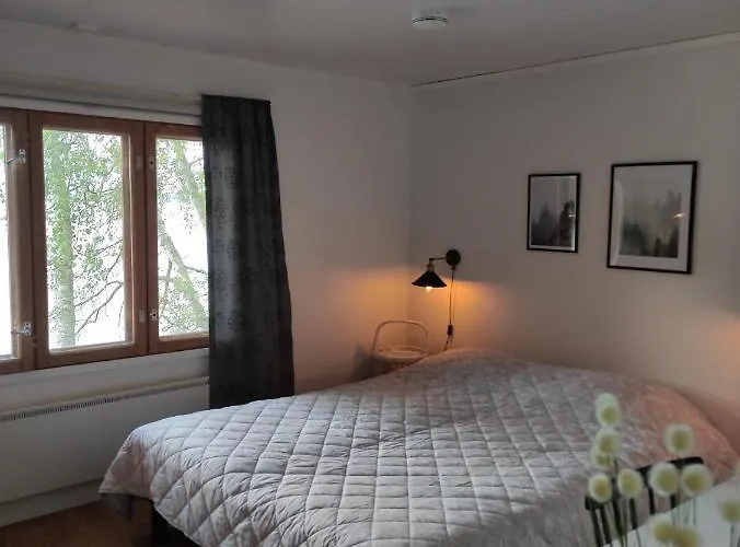 Old Finnish Lakeside With Sauna Шале