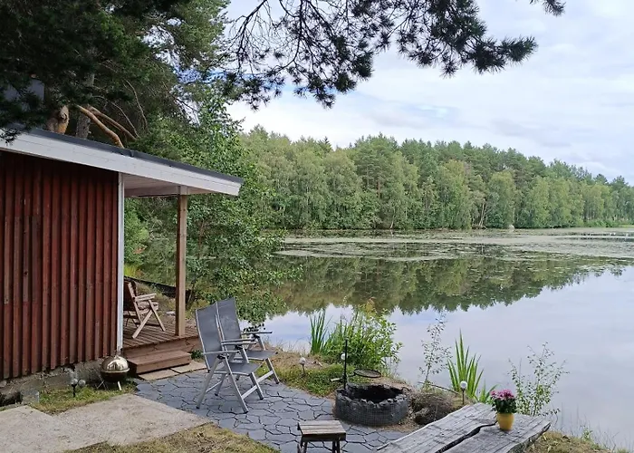 Шале Old Finnish Lakeside With Sauna